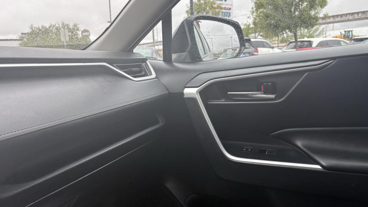 Toyota RAV4 XLE 2022