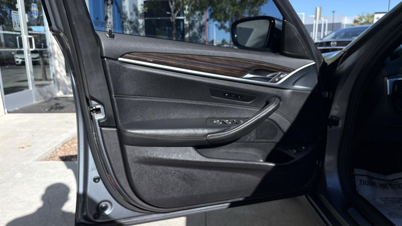 BMW 5-Series 530e iPerformance 2019