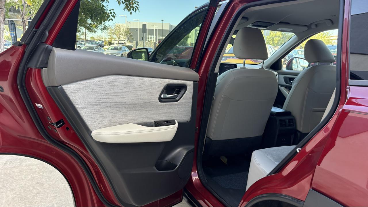 Nissan Rogue SV 2023