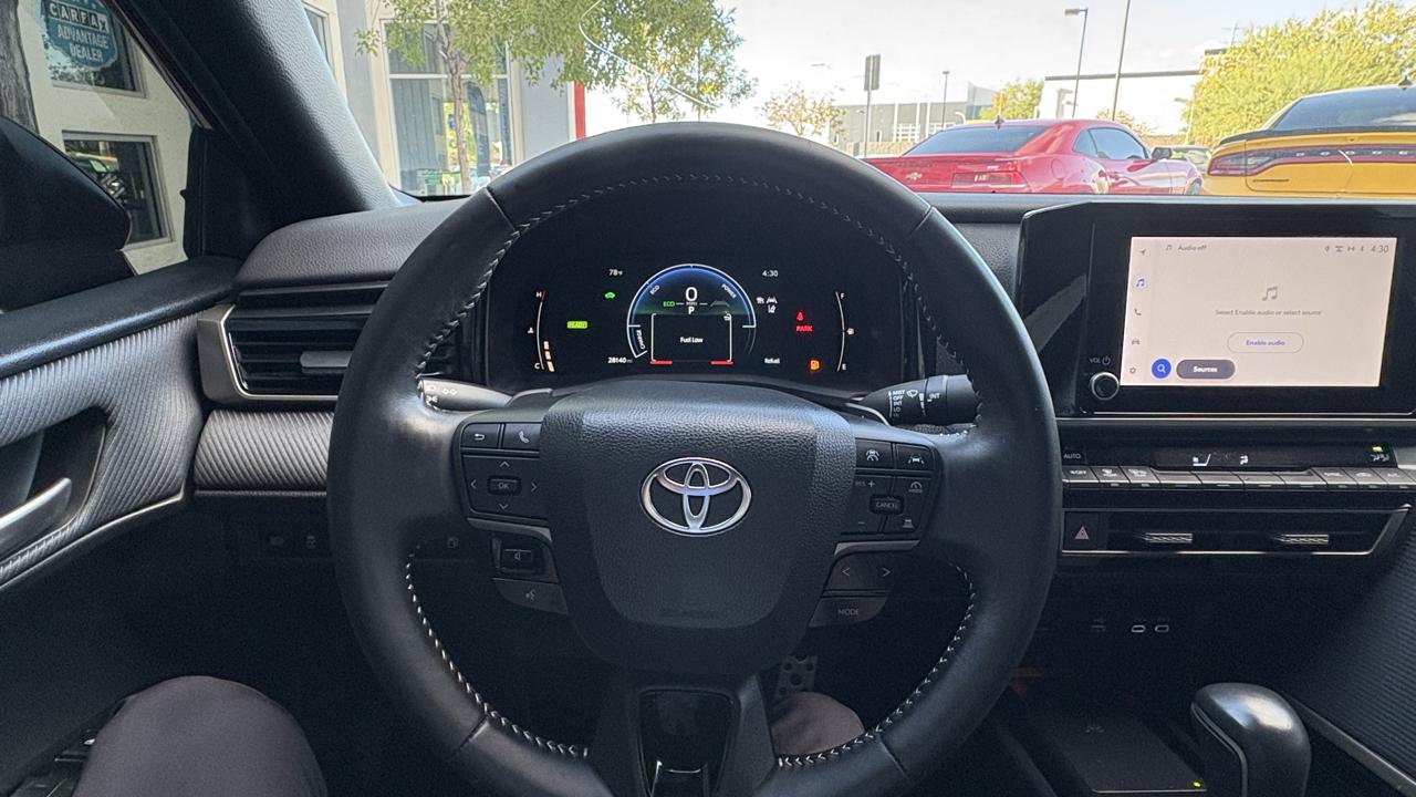 Toyota Camry Hybrid XLE 2025