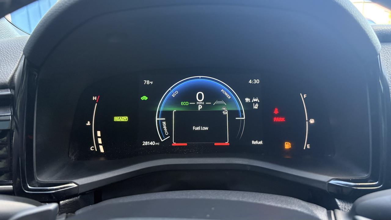 Toyota Camry Hybrid XLE 2025