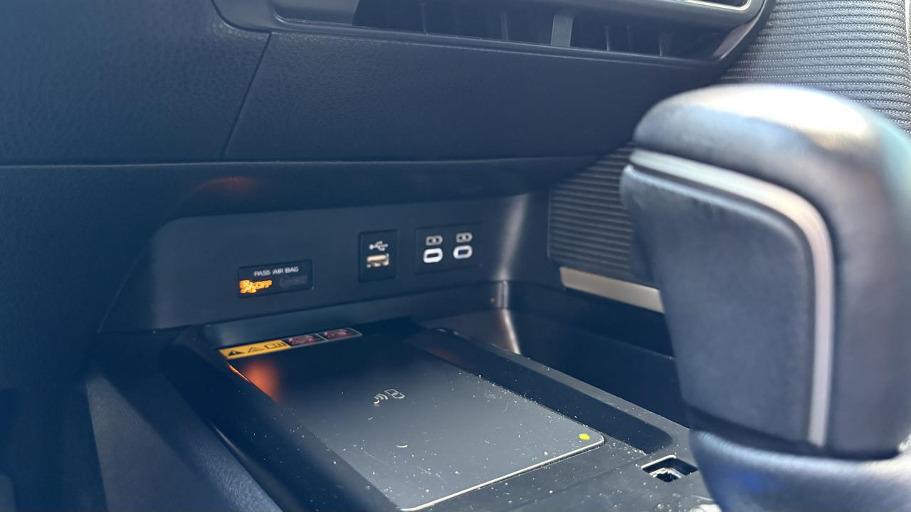 Toyota Camry Hybrid XLE 2025