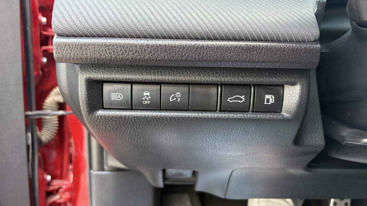 Toyota Camry Hybrid XLE 2025