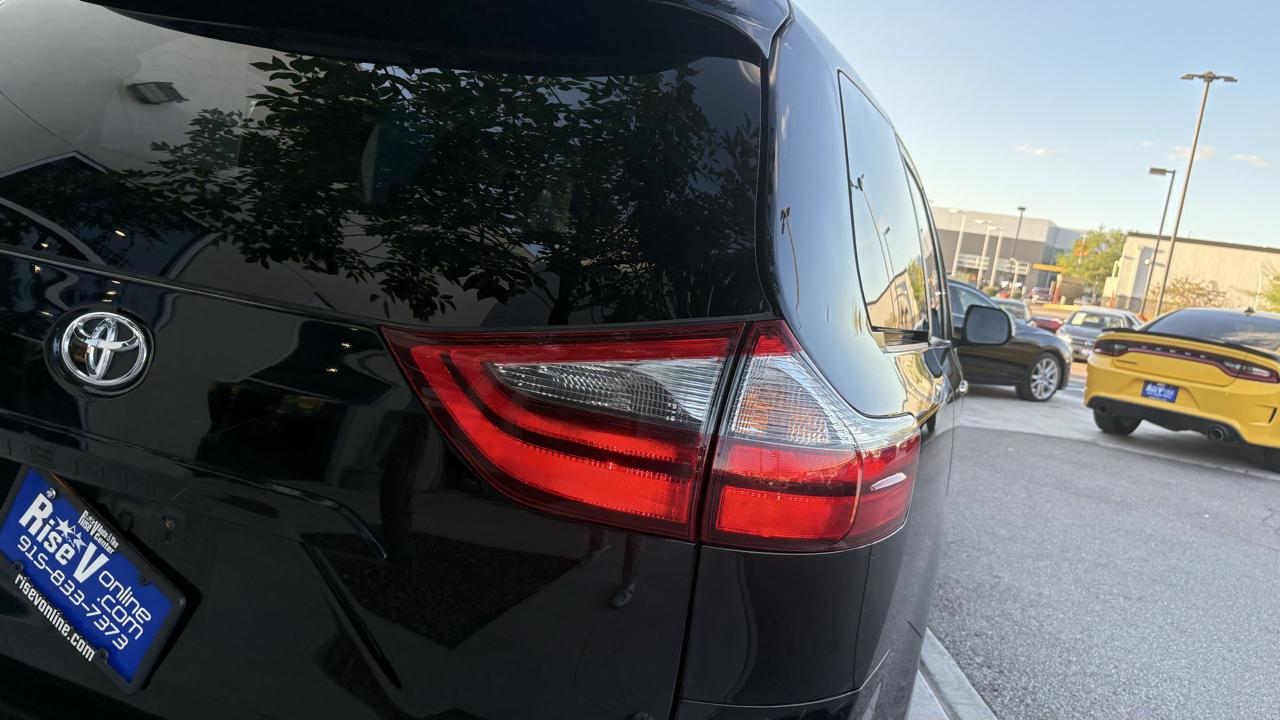 Toyota Sienna XLE 7-Passenger AWD 2020