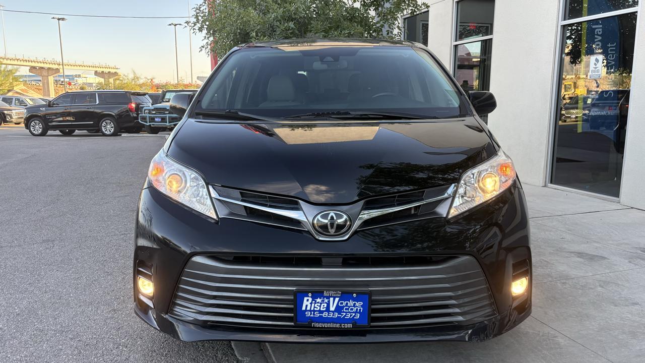 Toyota Sienna XLE 7-Passenger AWD 2020