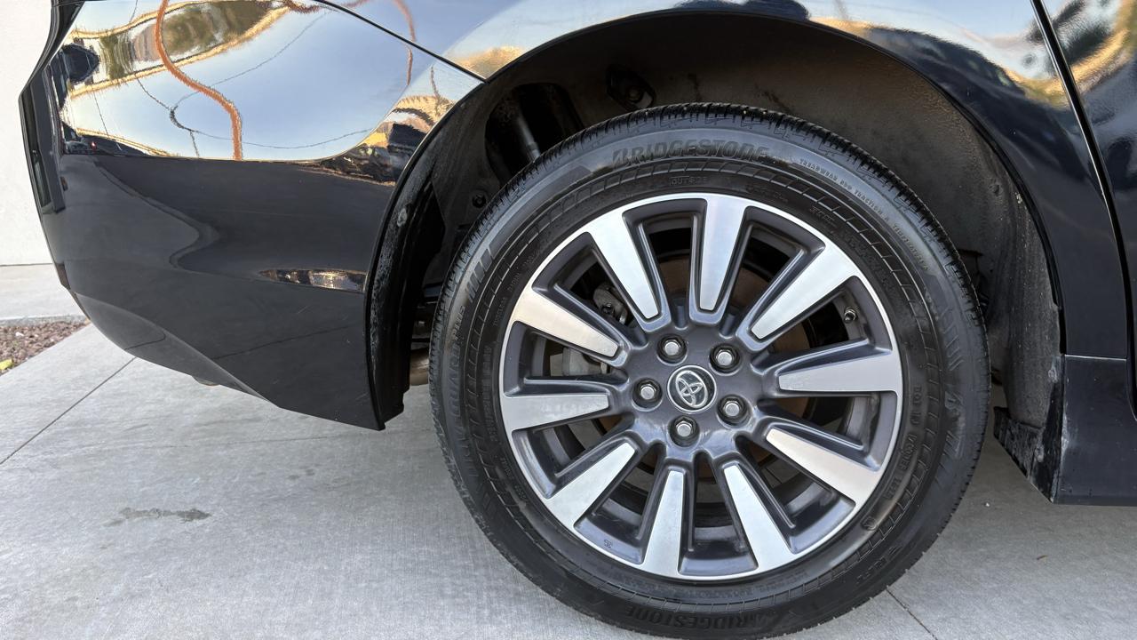 Toyota Sienna XLE 7-Passenger AWD 2020