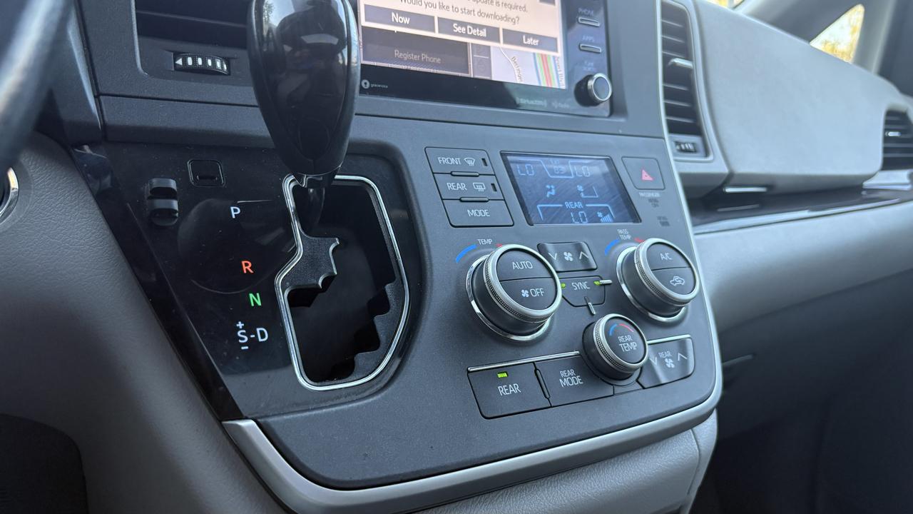 Toyota Sienna XLE 7-Passenger AWD 2020