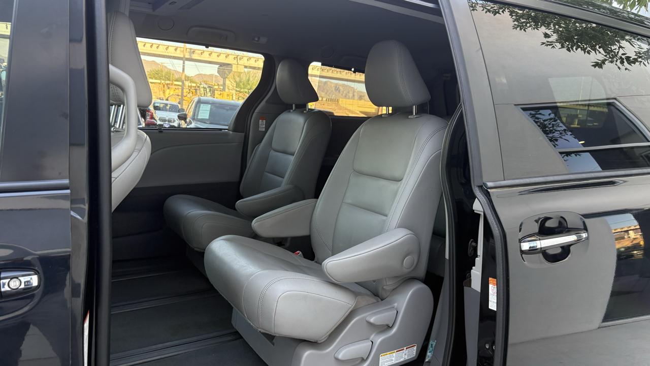 Toyota Sienna XLE 7-Passenger AWD 2020
