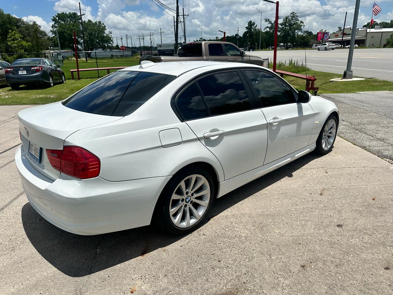 BMW 3-Series 328i SA SULEV 2011