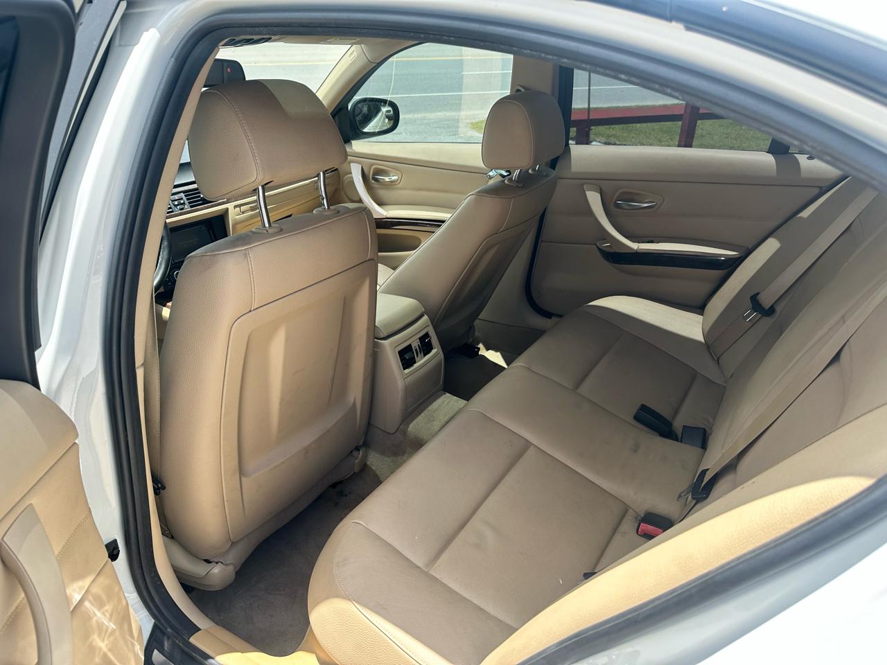 BMW 3-Series 328i SA SULEV 2011