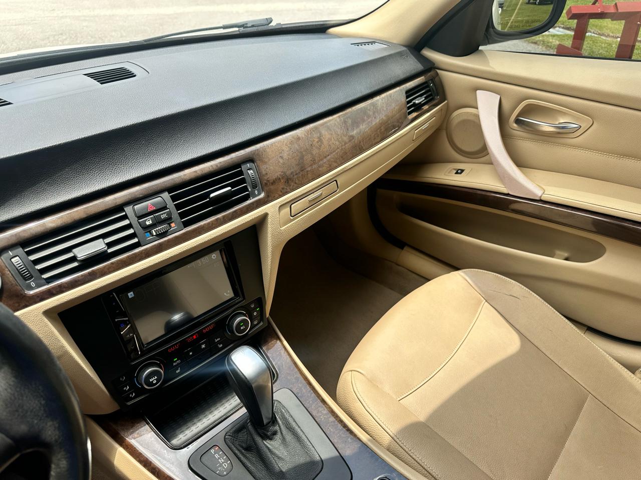 BMW 3-Series 328i SA SULEV 2011