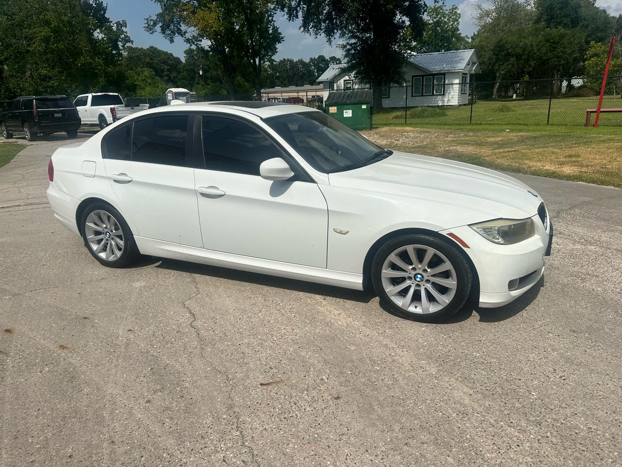 BMW 3-Series 328i SA SULEV 2011