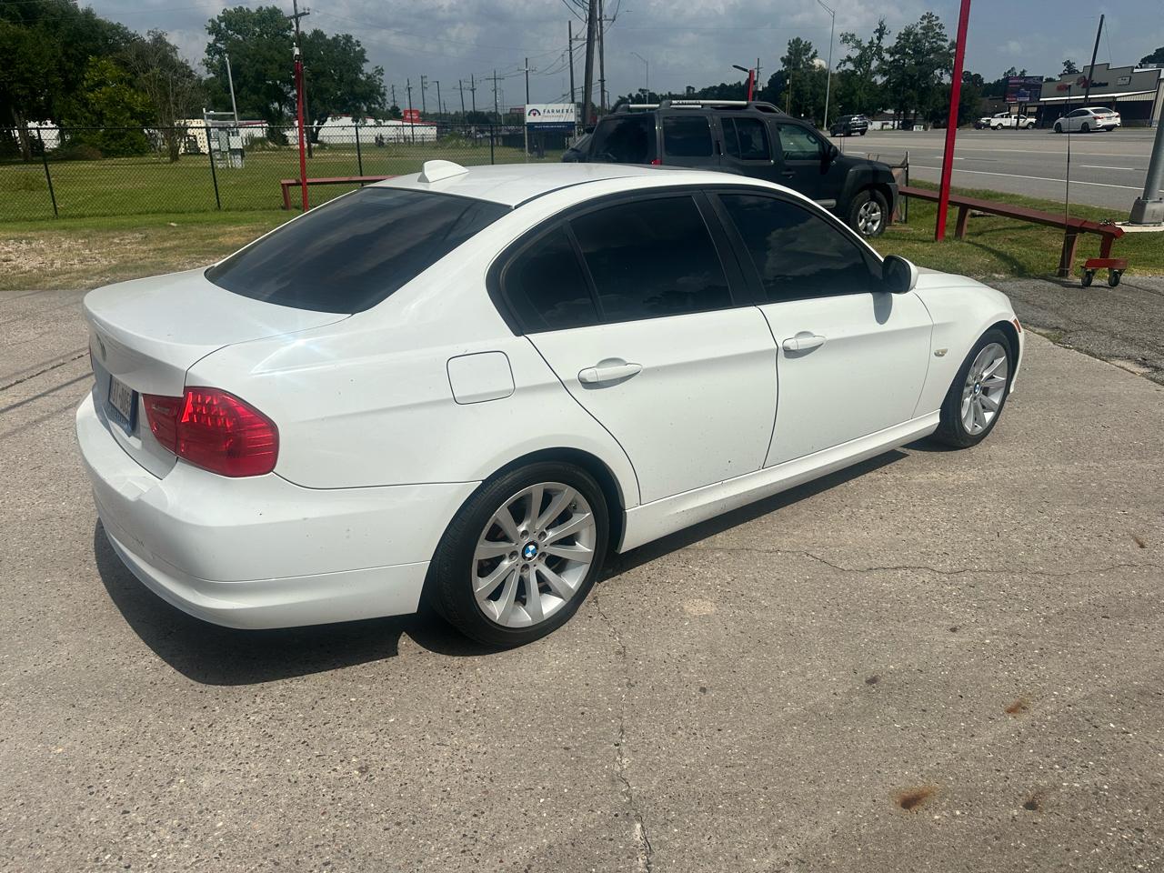 BMW 3-Series 328i SA SULEV 2011