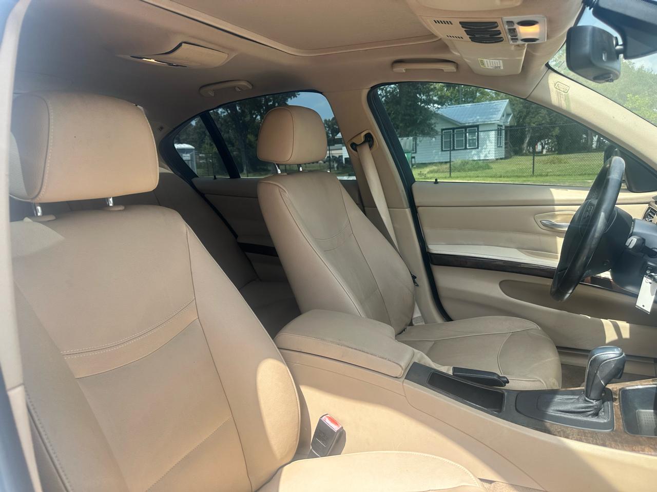 BMW 3-Series 328i SA SULEV 2011