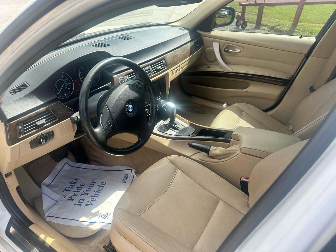 BMW 3-Series 328i SA SULEV 2011