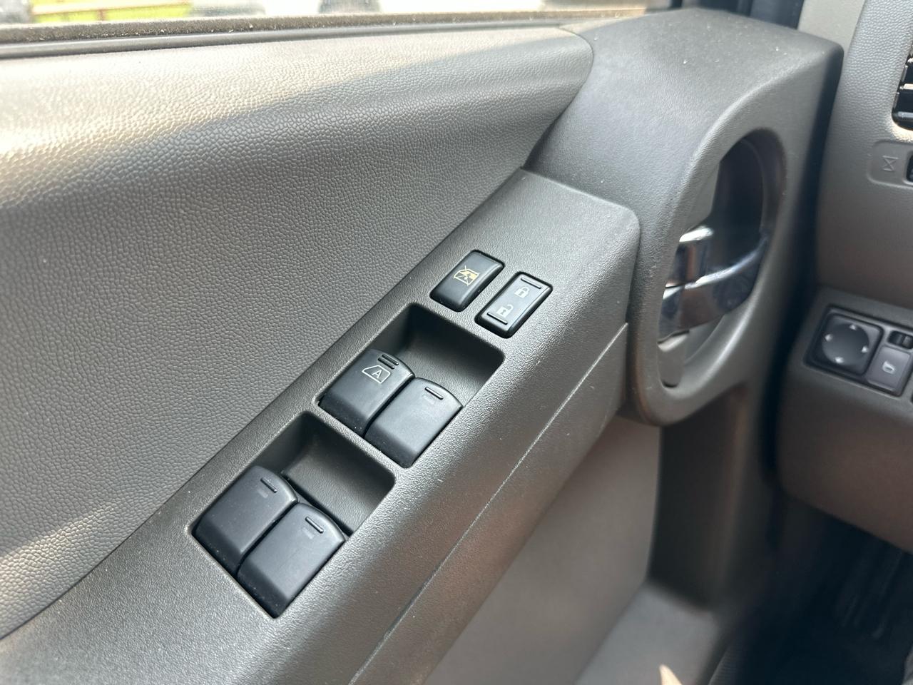 Nissan Xterra 2WD 4dr Auto S 2013