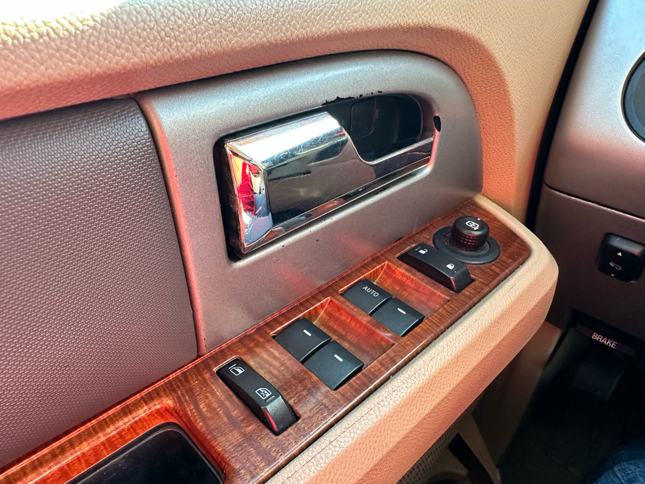 Ford Expedition 2WD 4dr Eddie Bauer 2010