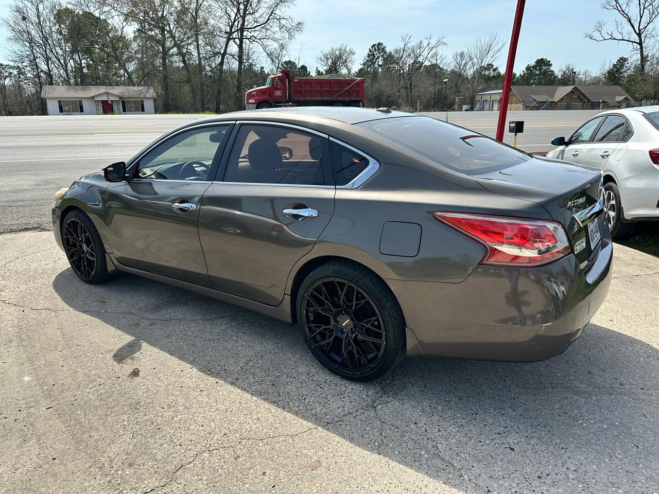 Nissan Altima 4dr Sdn I4 2.5 SL 2013