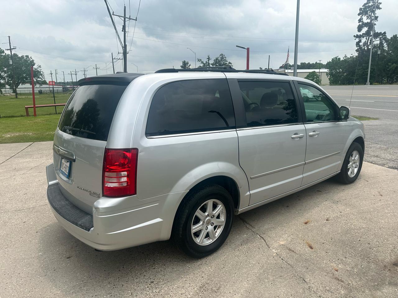 Chrysler Town & Country 4dr Wgn Touring 2010