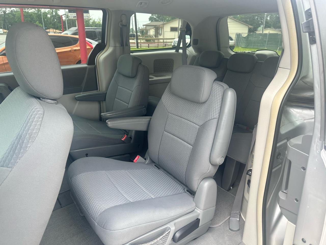 Chrysler Town & Country 4dr Wgn Touring 2010