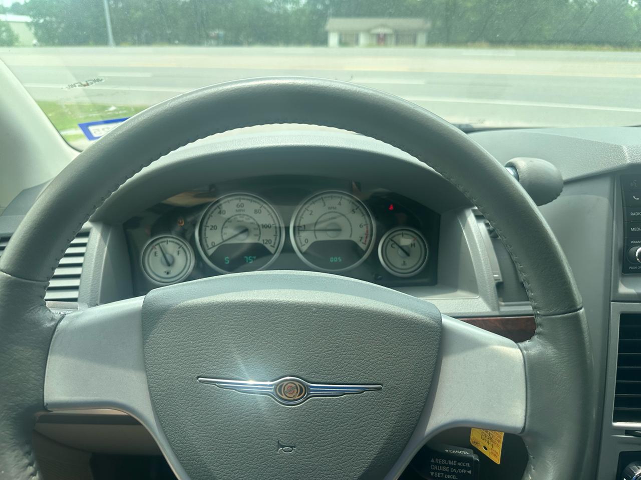 Chrysler Town & Country 4dr Wgn Touring 2010