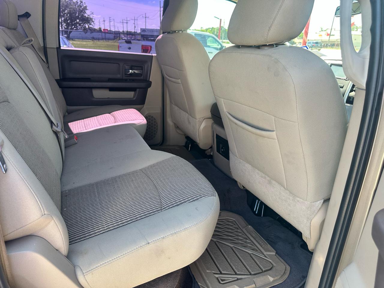 Dodge Ram 1500 2WD Crew Cab 140.5" SLT 2009