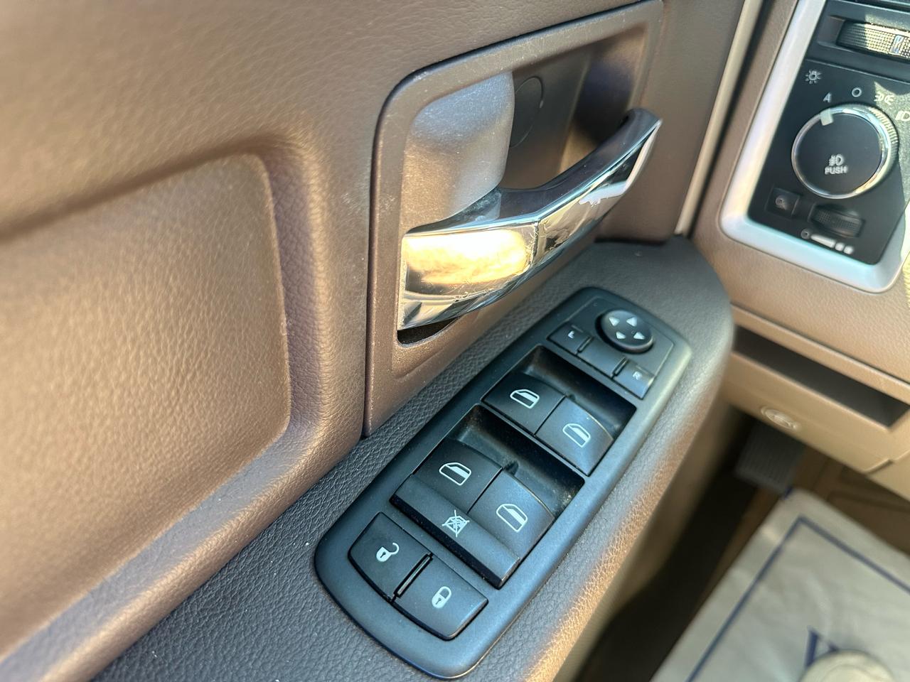 Dodge Ram 1500 2WD Crew Cab 140.5" SLT 2009