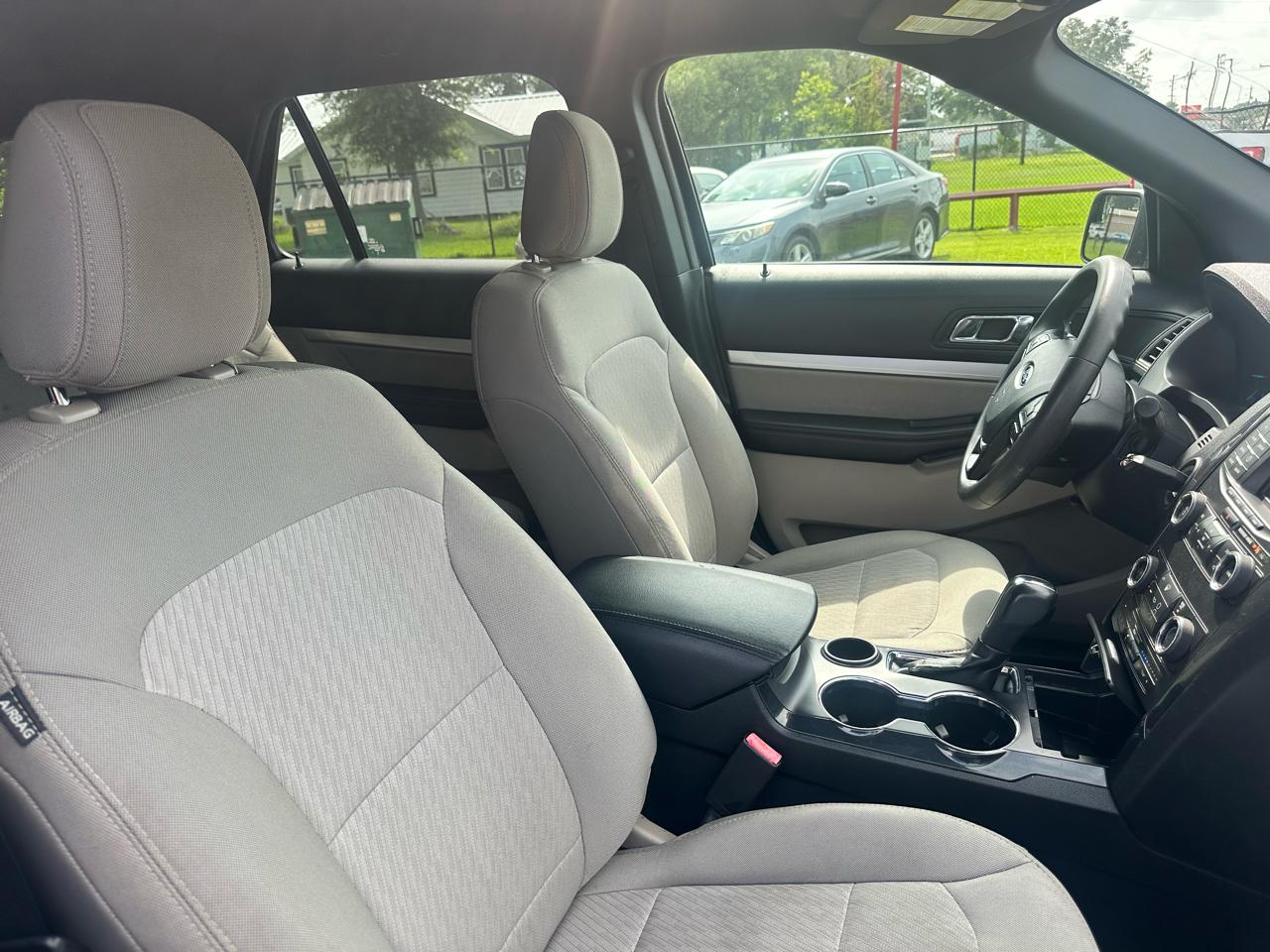 Ford Explorer Base FWD 2018