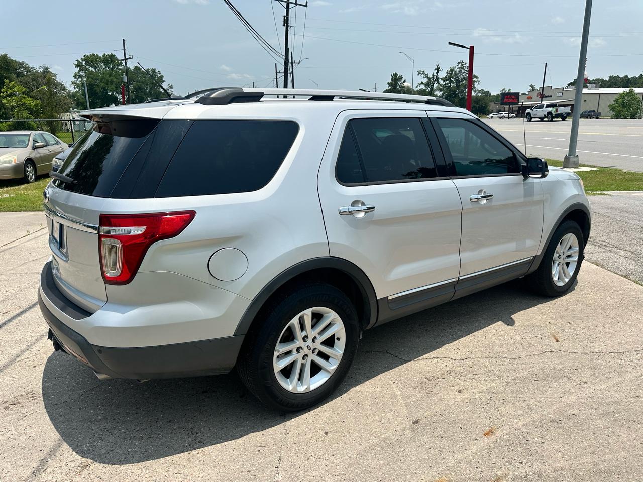 Ford Explorer FWD 4dr XLT 2013