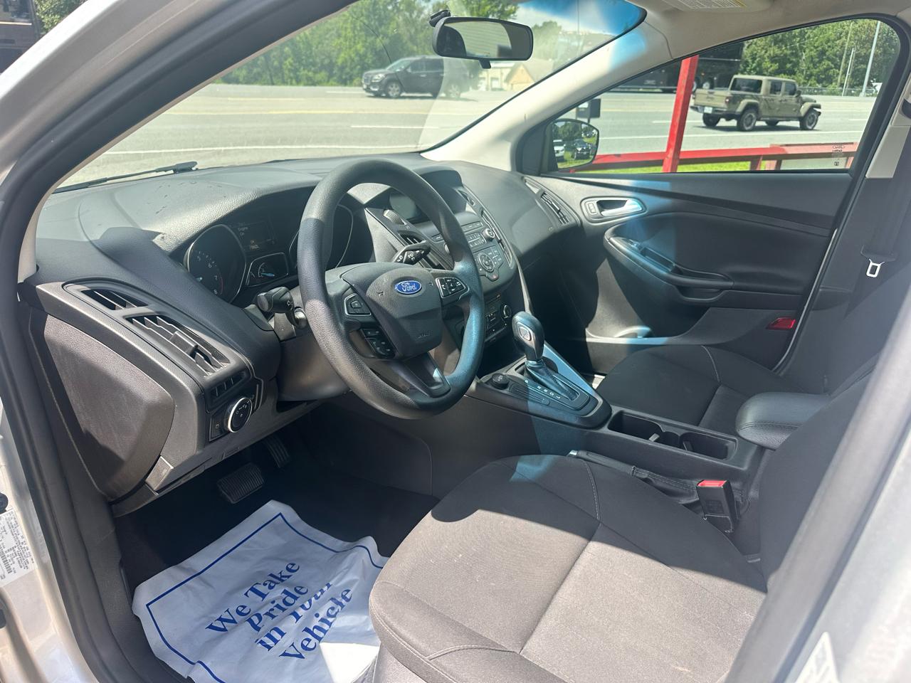 Ford Focus SE Sedan 2018