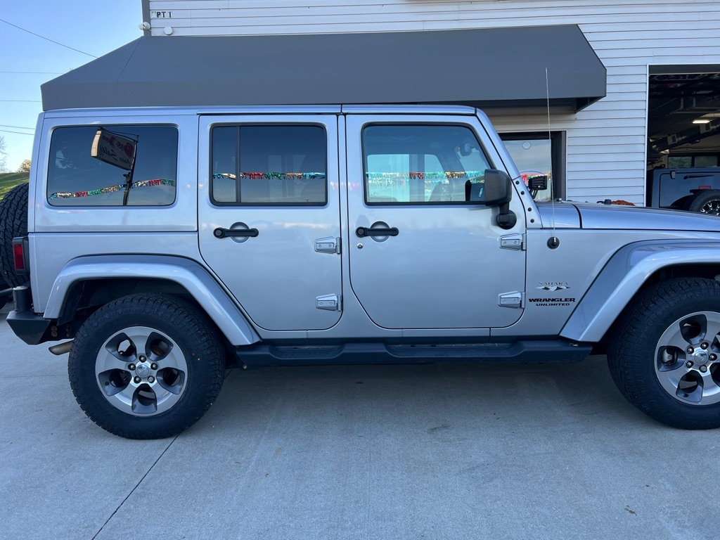 Jeep Wrangler Unlimited Sahara 4WD 2017 Jeep Wrangler Unlimited Sahara 4WD 2017
