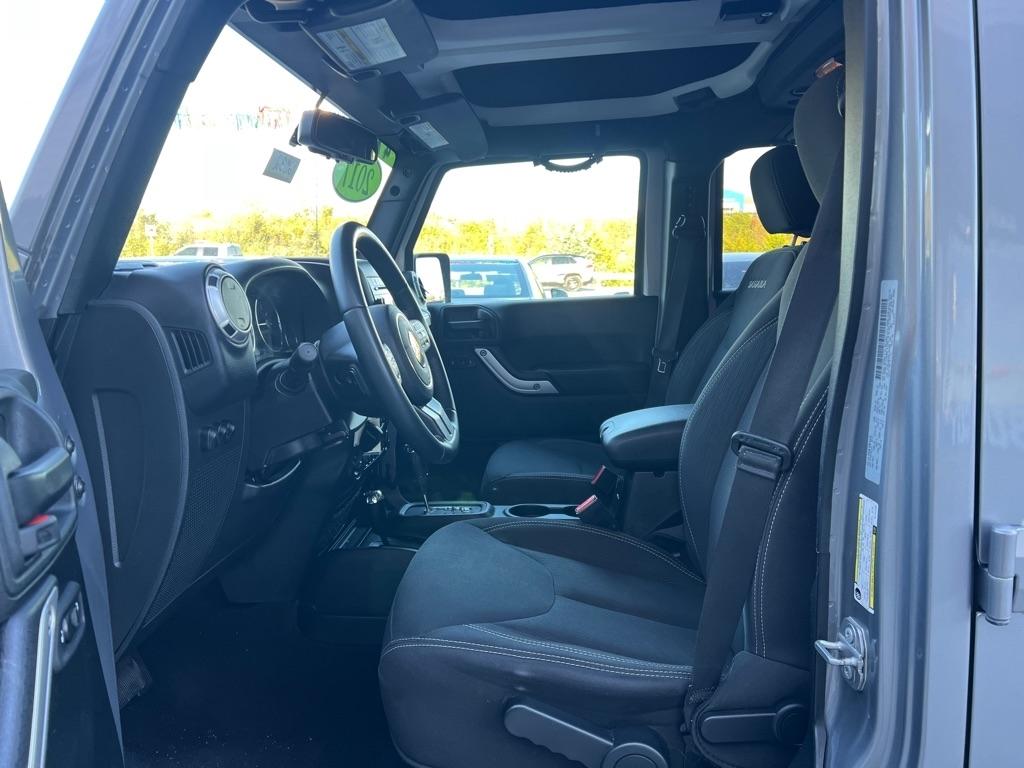 Jeep Wrangler Unlimited Sahara 4WD 2017