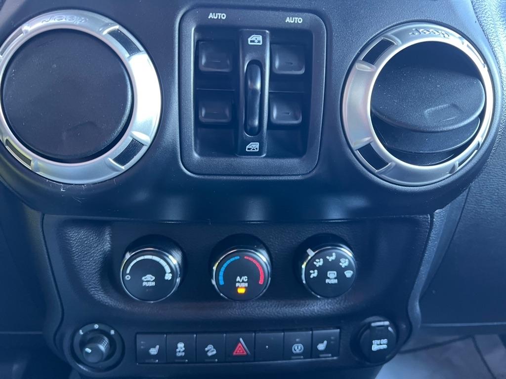 Jeep Wrangler Unlimited Sahara 4WD 2017
