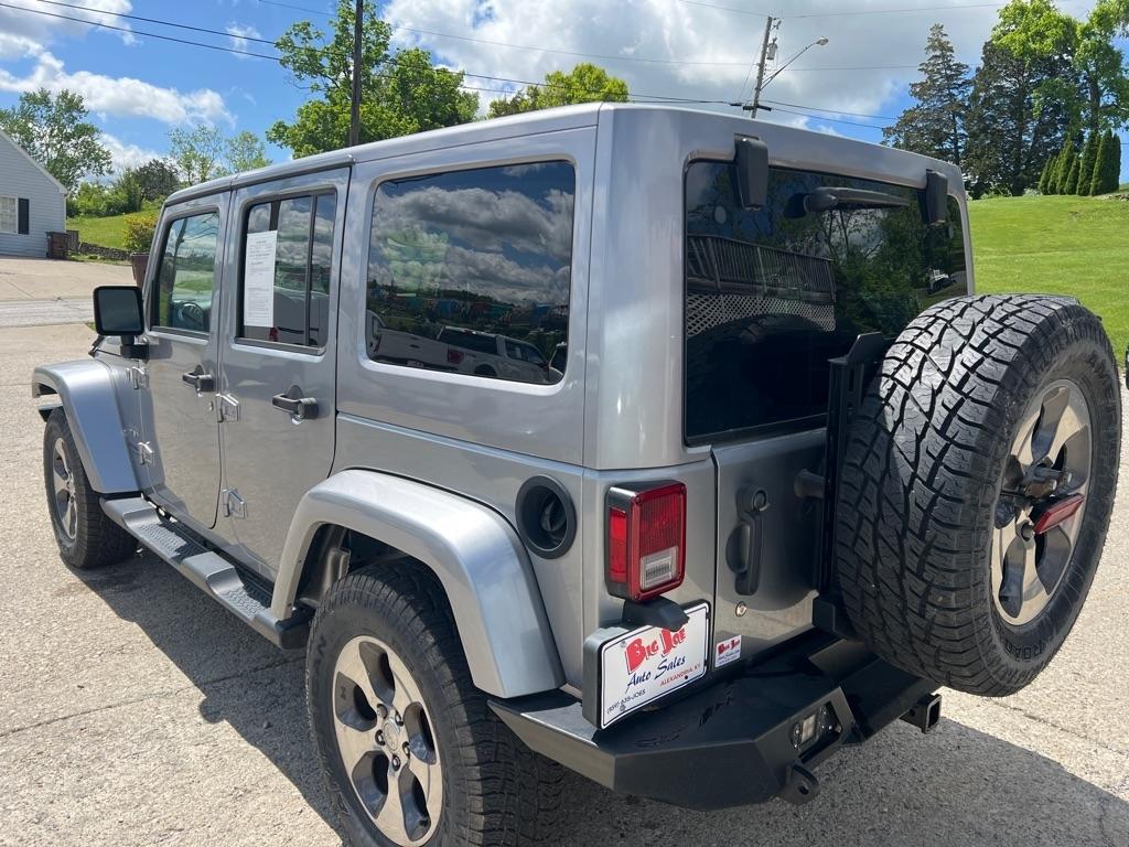 Jeep Wrangler Unlimited Sahara 4WD 2017