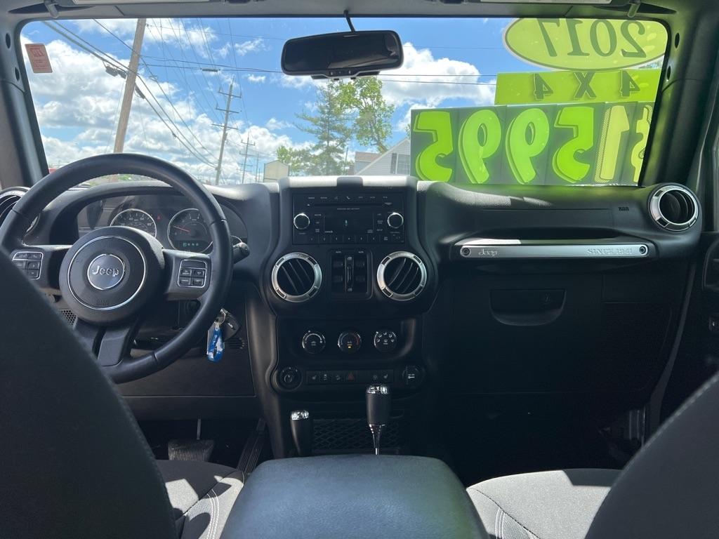 Jeep Wrangler Unlimited Sahara 4WD 2017