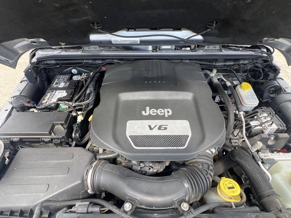 Jeep Wrangler Unlimited Sahara 4WD 2017