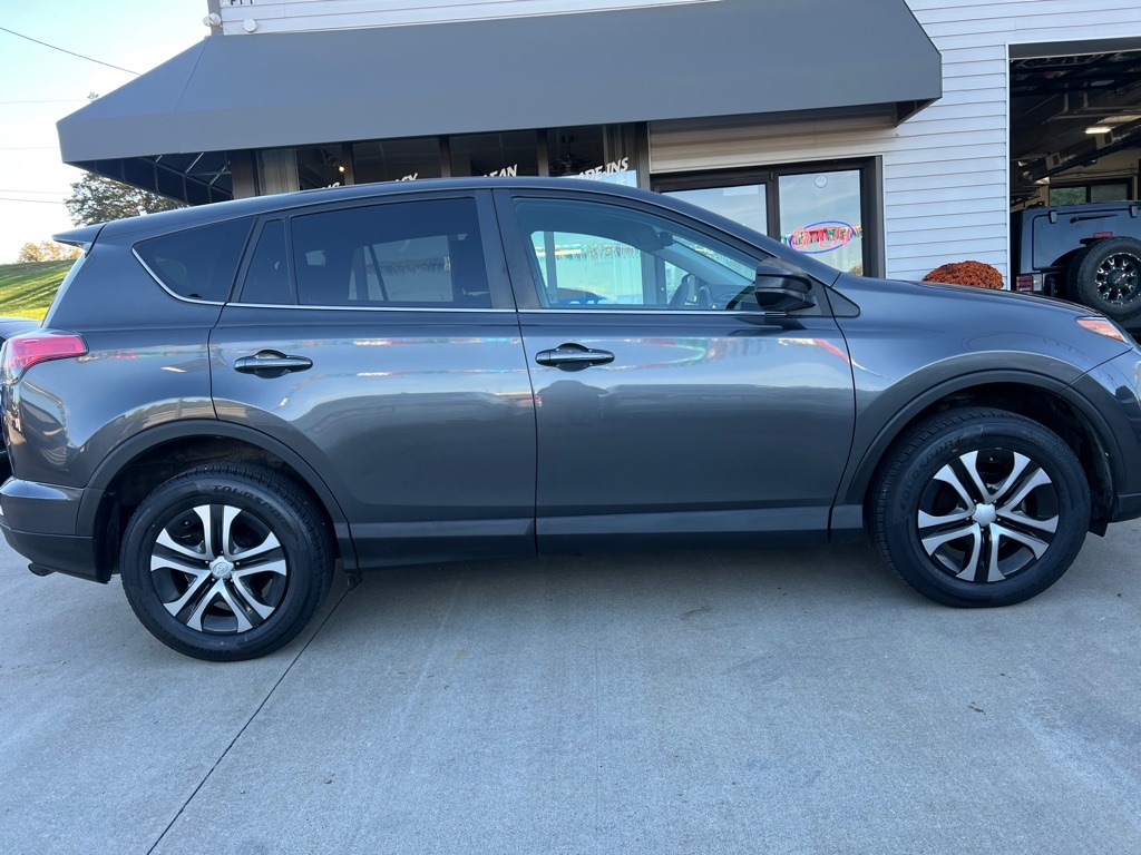 Toyota RAV4 LE FWD 2018 Toyota RAV4 LE FWD 2018