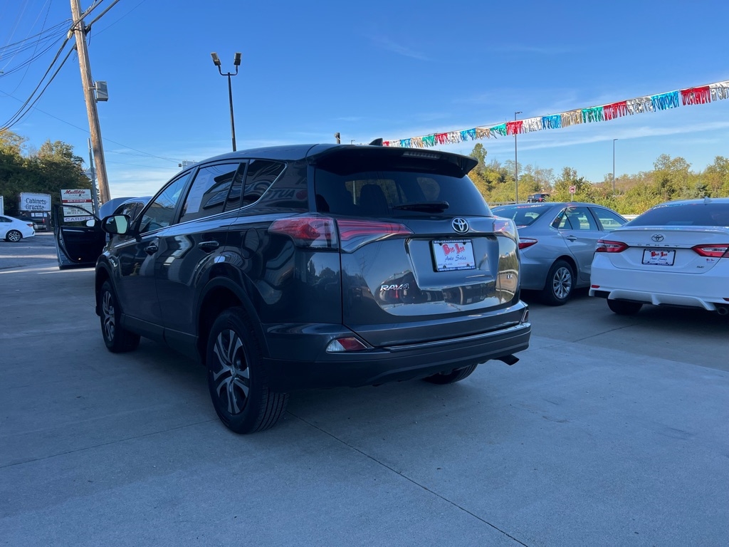 Toyota RAV4 LE FWD 2018 Toyota RAV4 LE FWD 2018