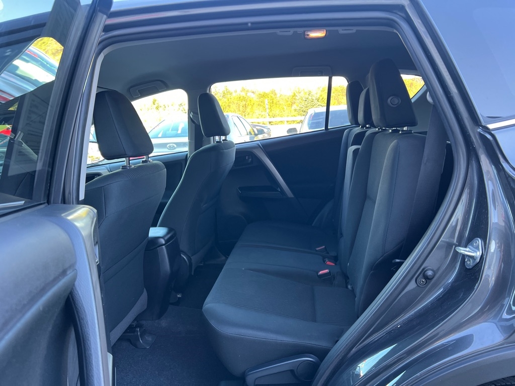 Toyota RAV4 LE FWD 2018 Toyota RAV4 LE FWD 2018