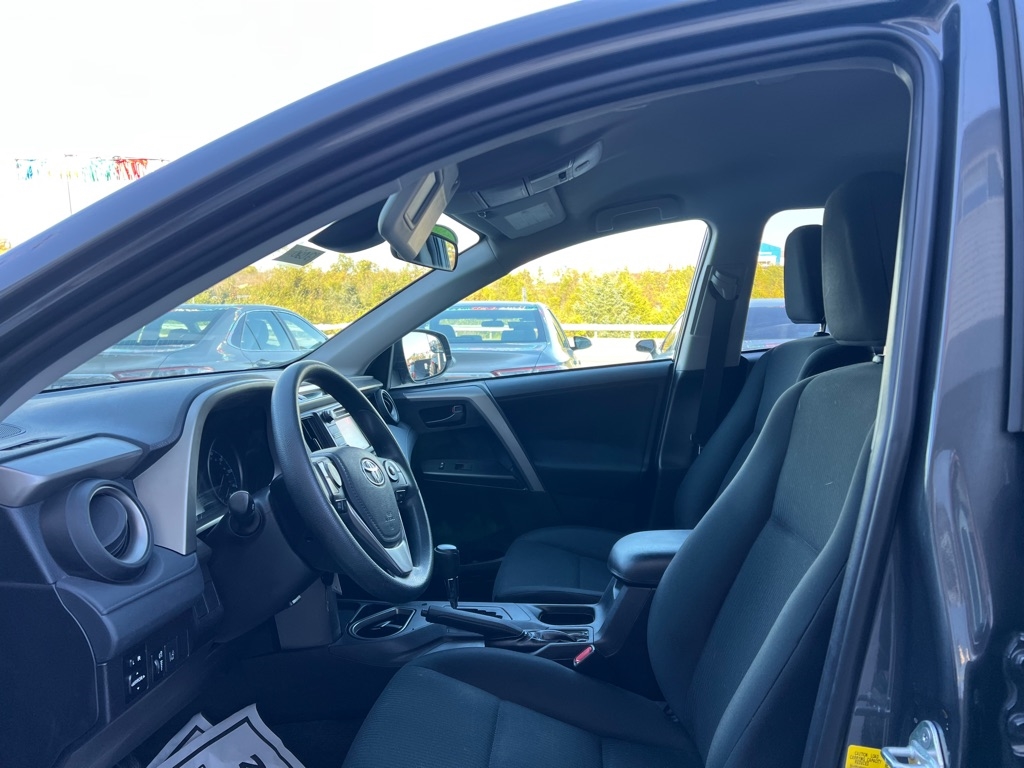 Toyota RAV4 LE FWD 2018 Toyota RAV4 LE FWD 2018