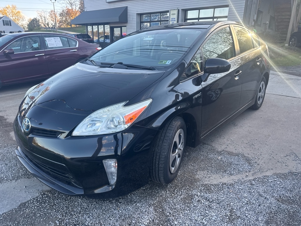 2015 Toyota Prius Four photo 2