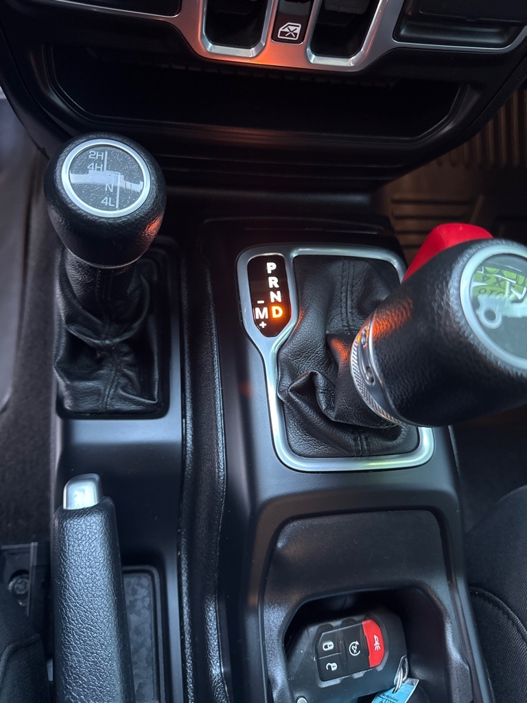 Jeep Wrangler Unlimited Sport 2018