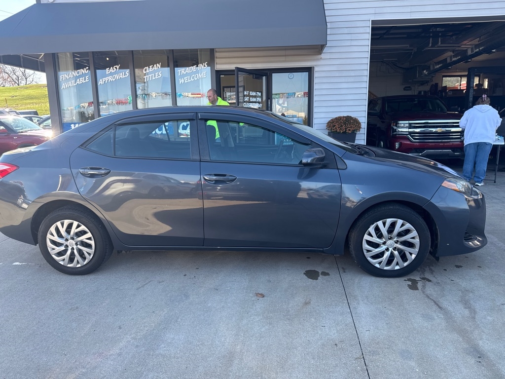 2019 Toyota Corolla XLE XSE photo 4