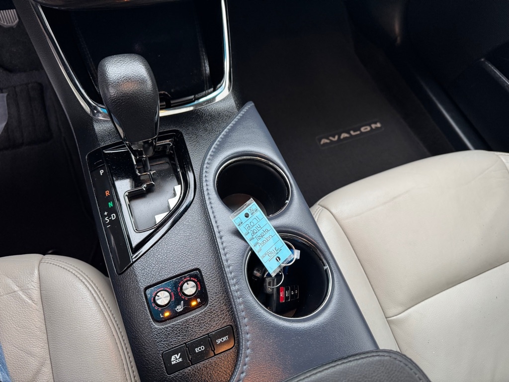 Toyota Avalon Hybrid XLE Touring 2014