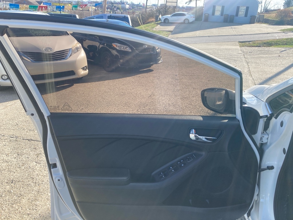 Kia Forte LX 6A 2017