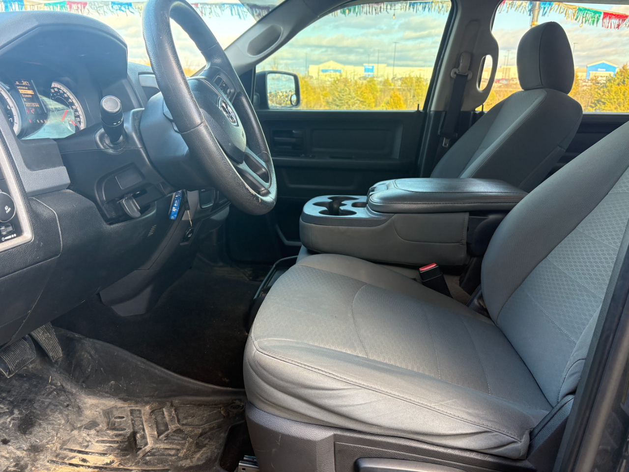 RAM 1500 SLT Crew Cab SWB 4WD 2014