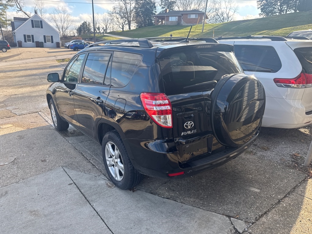 Toyota RAV4 Base I4 4WD 2012