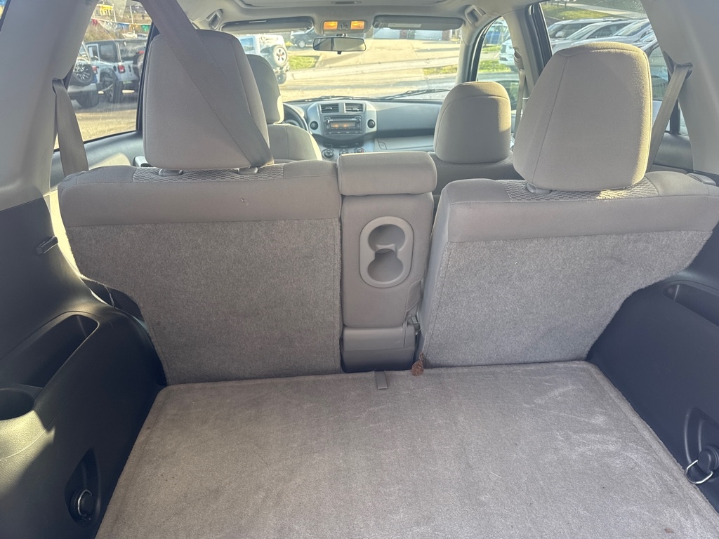 Toyota RAV4 Base I4 4WD 2012