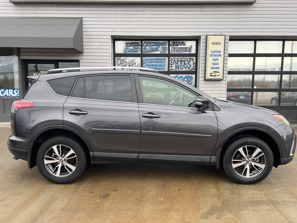 Toyota RAV4 XLE FWD 2018