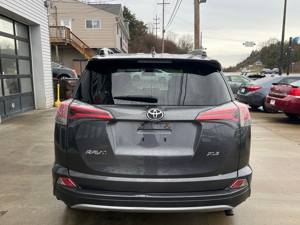 Toyota RAV4 XLE FWD 2018